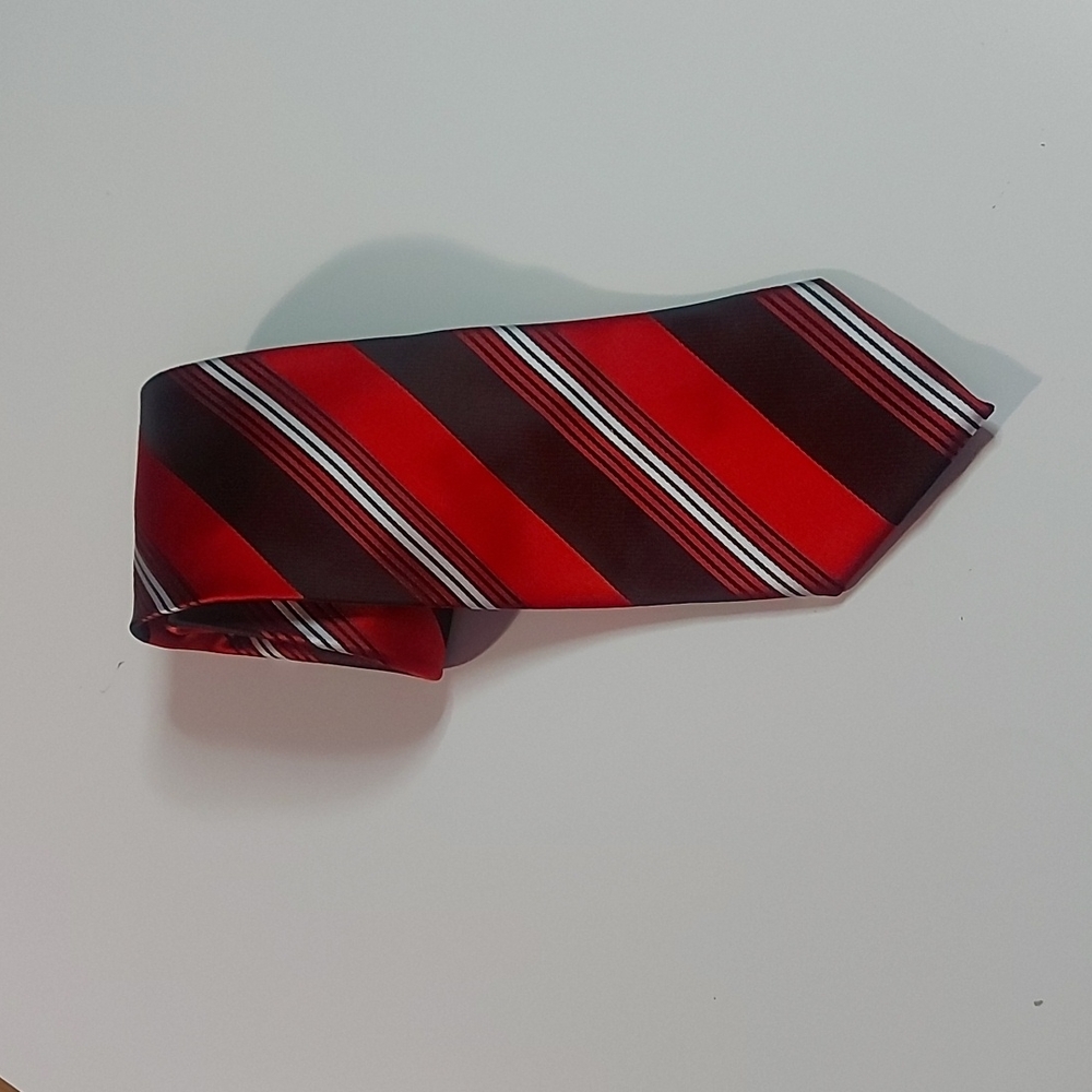 Isac 100% silk hand made tie